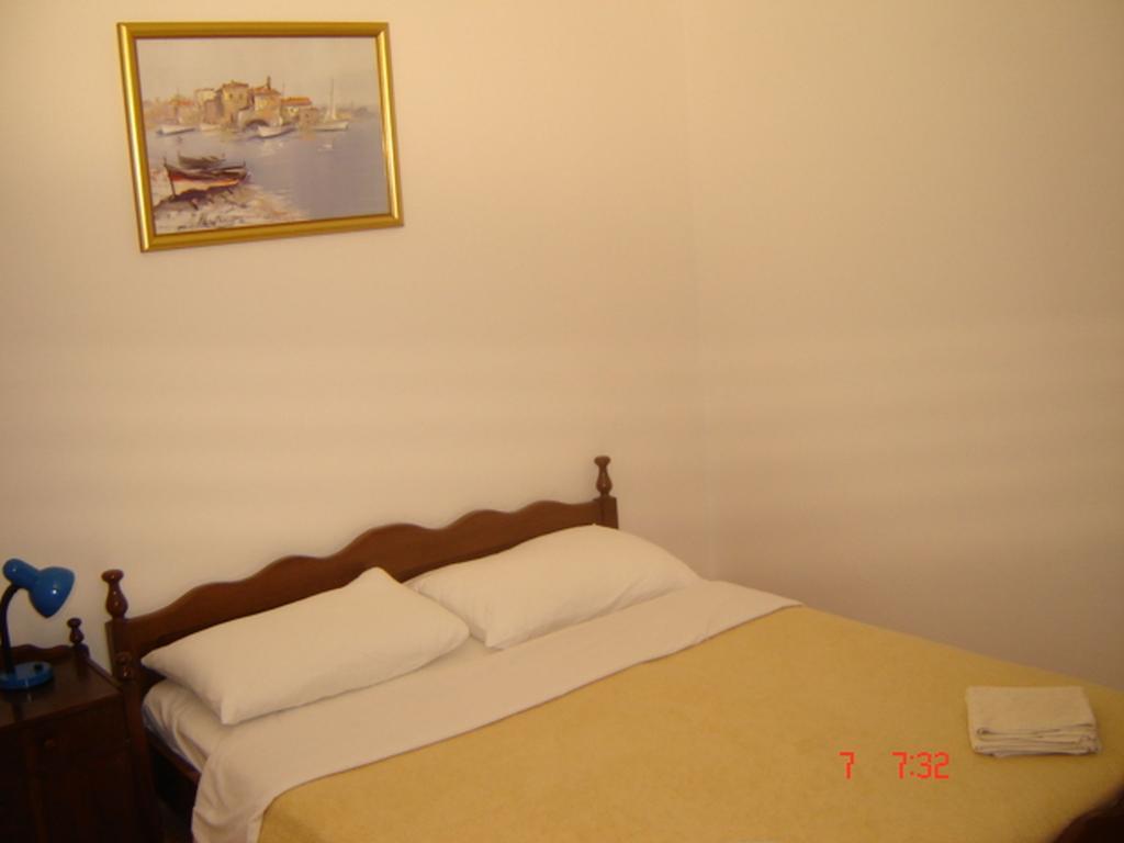 Apartments "Villa Mungos" Собра Номер фото